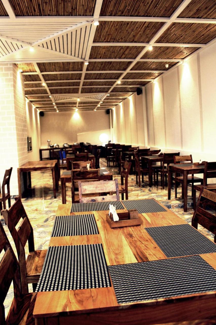 Hotel Istana Inn - A Luxury Stay Τζαϊπούρ Εξωτερικό φωτογραφία